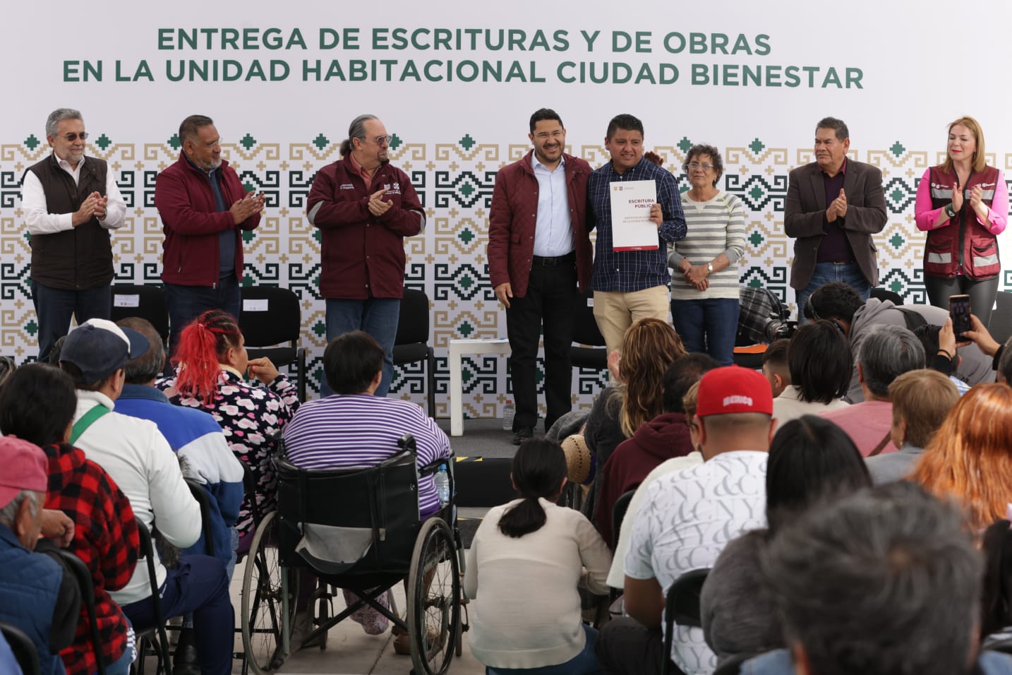 Entrega Mart Batres Escrituras Y Obras De Mejoramiento A Familias De